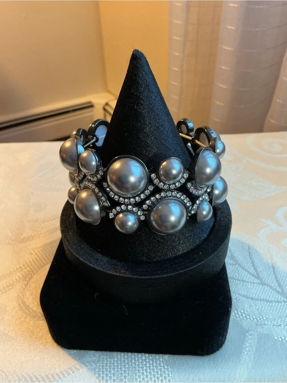 Erika Lyons Vintage Faux Pearl Necklace,  Bracelet and Earring Hematite Set